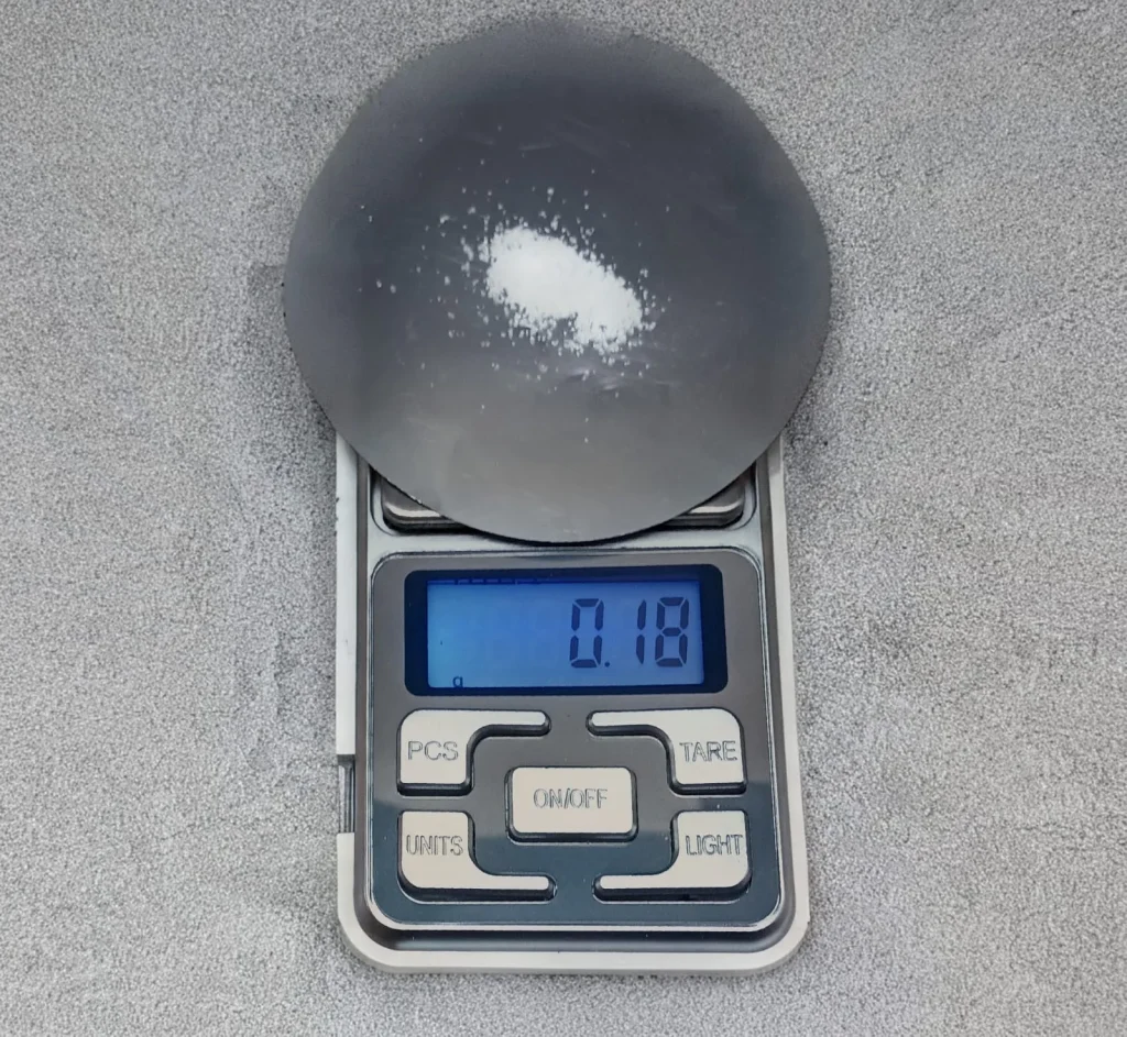 180mg Ursalz auf Präzisionswaage